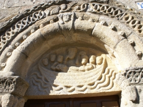 Traslacin de Santiago con siete discpulos en la barca.Iglesia de Santiago de Cereixo